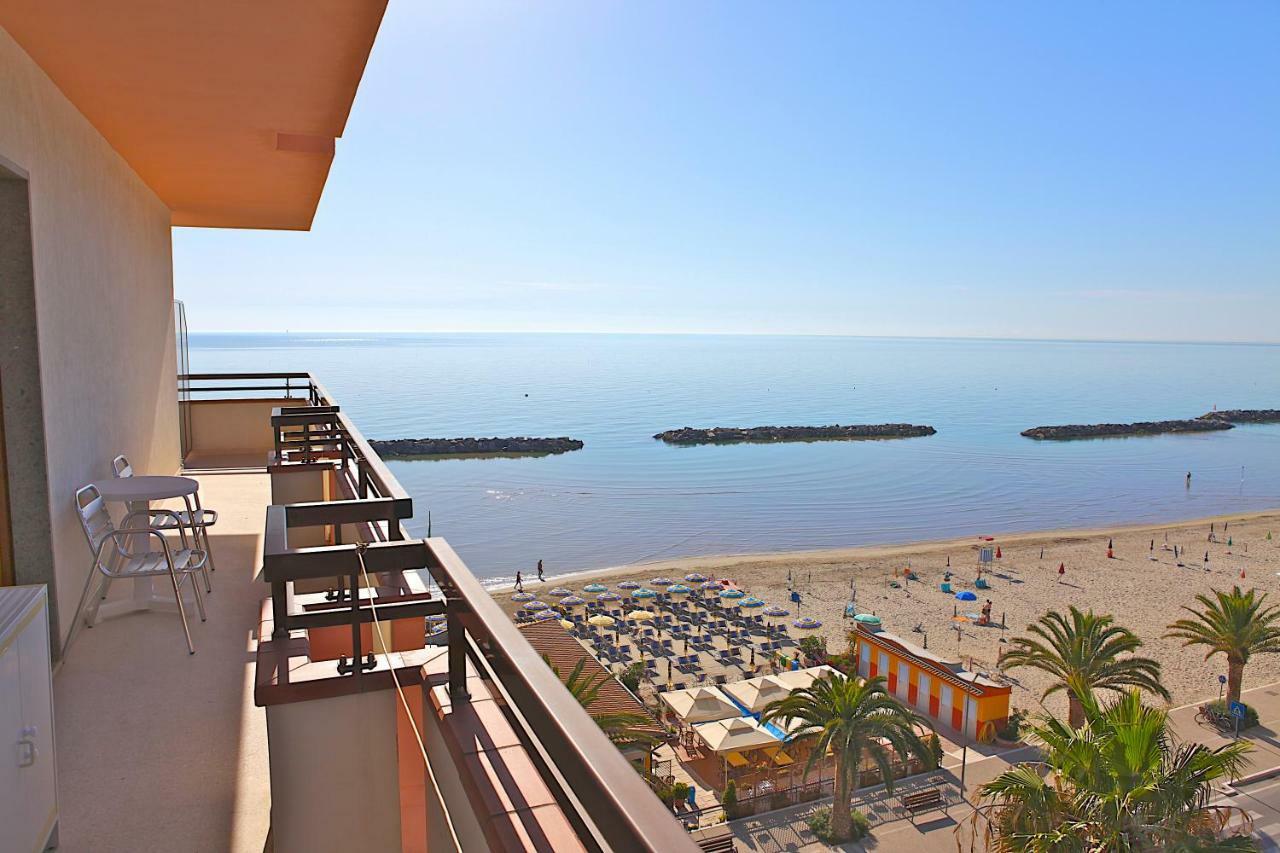 Hotel Cristal Cupra Marittima Dış mekan fotoğraf