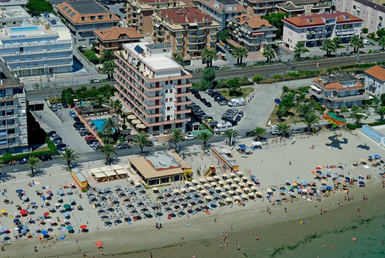 Hotel Cristal Cupra Marittima Dış mekan fotoğraf